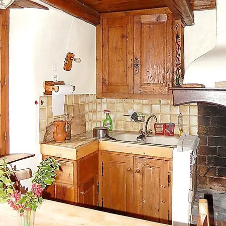 Holiday Chateau Garnier Holiday home Thorame-Basse